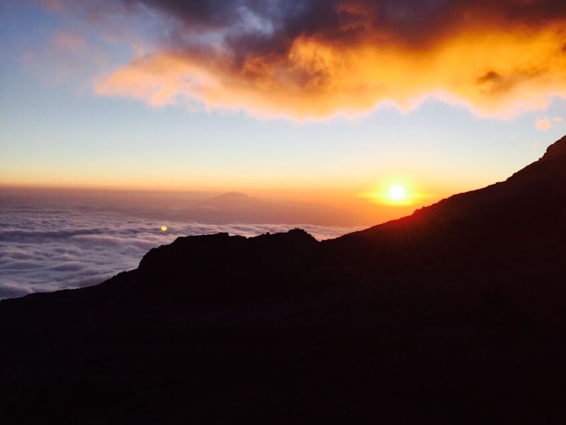 kili-barafu-sunset