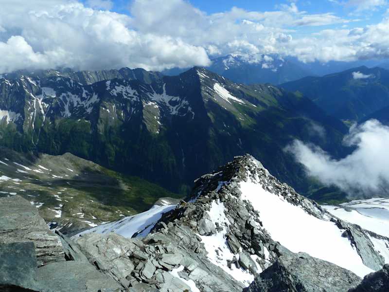 Die Aussicht vom 3.246 m hohen Ankogel ist fantastisch