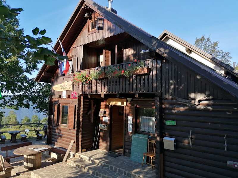 Koča na planini kuhinja – sonnenumflutet - Etappe 13