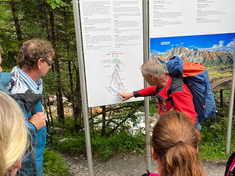 Kurze Einführung durch den Bergführer