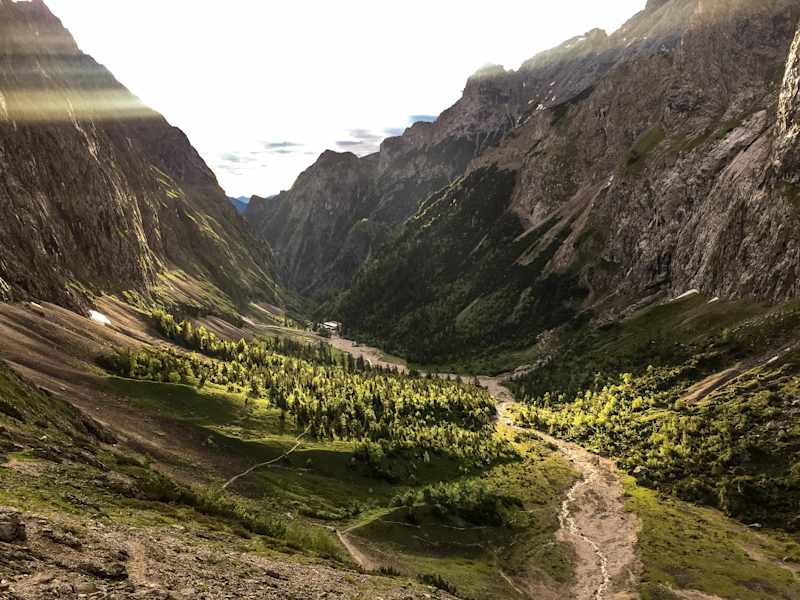Zugspitze: 4 Jahreszeiten am höchsten Berg Deutschlands