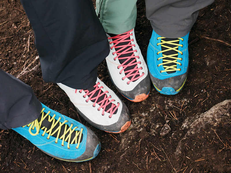 Festes Schuhwerk gehört zur Grundausstattung beim Klettersteiggehen