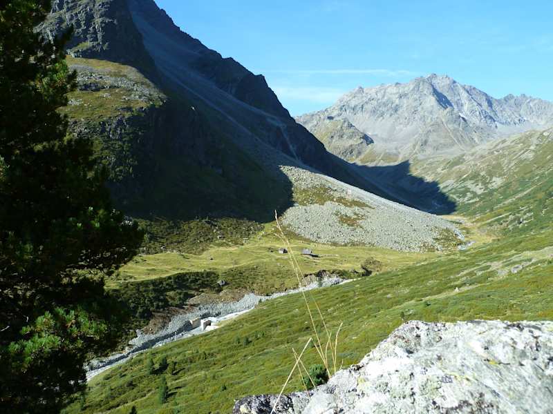 Die Stille ist trügerisch am Weg zum Westfalenhaus im Sellrain.