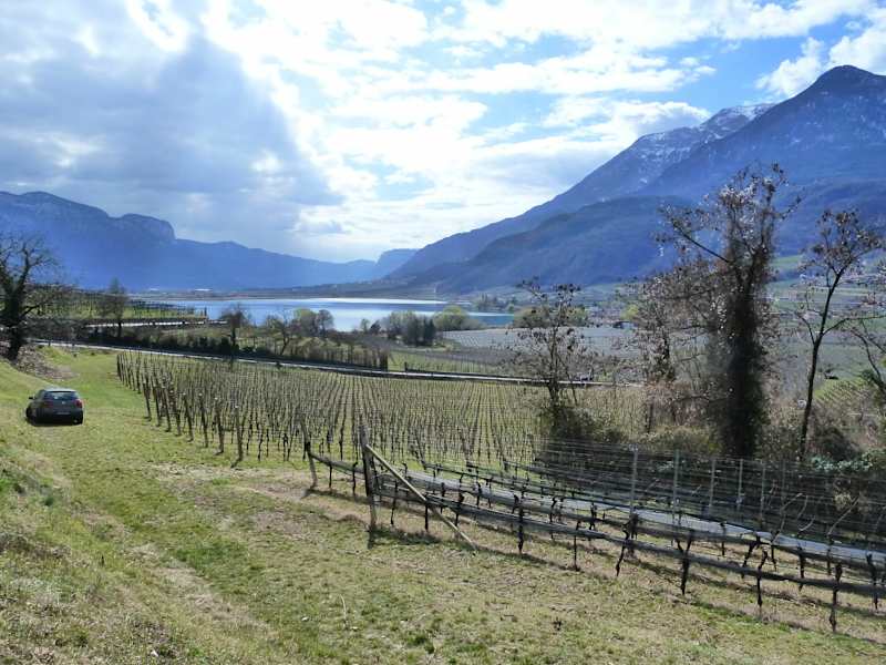 Am Eingang zum Frühlingstal liegt der Montiggler See.
