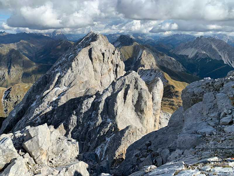 Der Ausblick vom Gipfel der Großen Kinigat