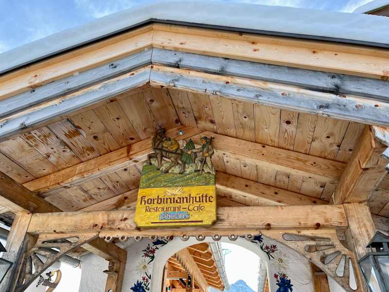 Eingang der Korbinianhütte
