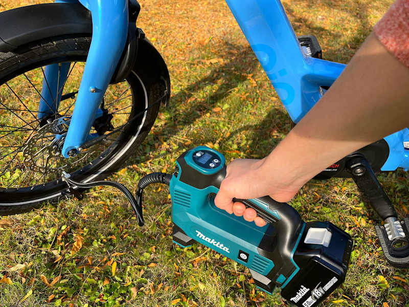 Makita Akku-Kompressor