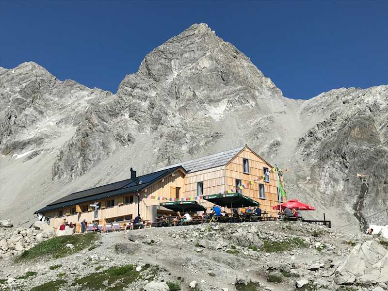 Die Totalphütte auf halbem Weg zur Schesaplana