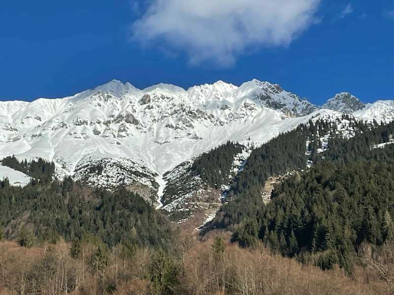 Die Nordkette ist ab 1.400 m strahlend weiß.