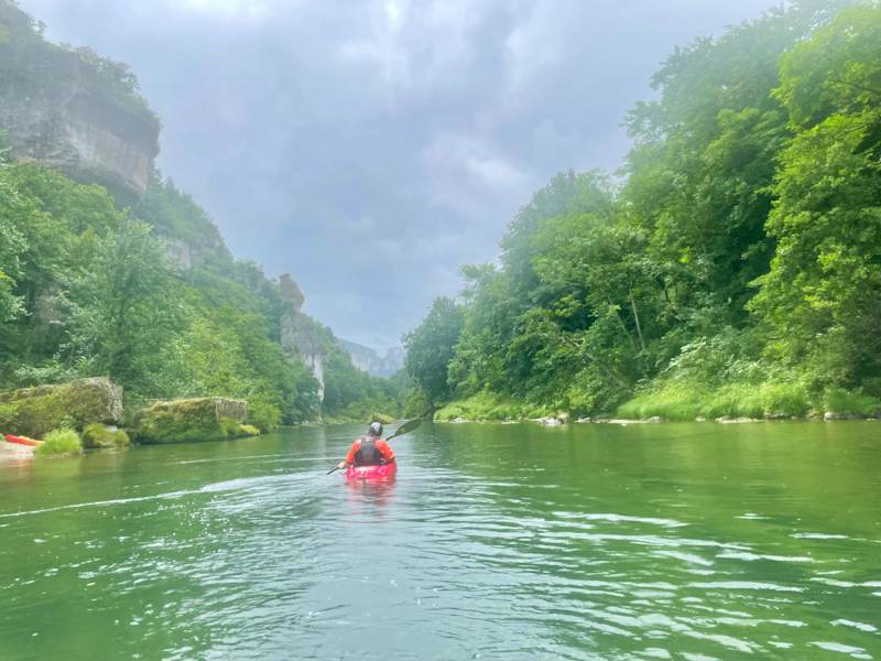 Auch bei Regen ist der Tarn wunderschön