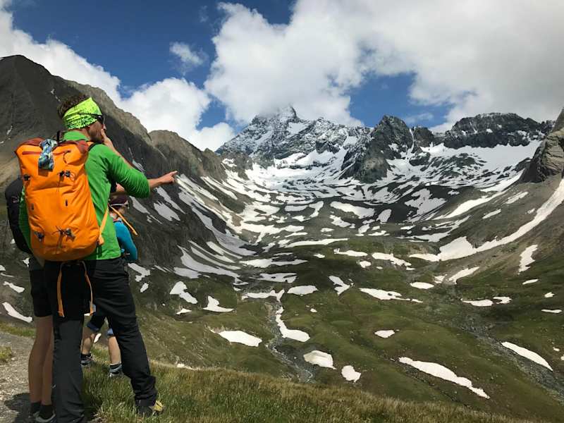 Am Weg zur Salmhütte mit Blick auf Großglockner und Leiterkar, in dem die ersten beiden Salmhütten standen.