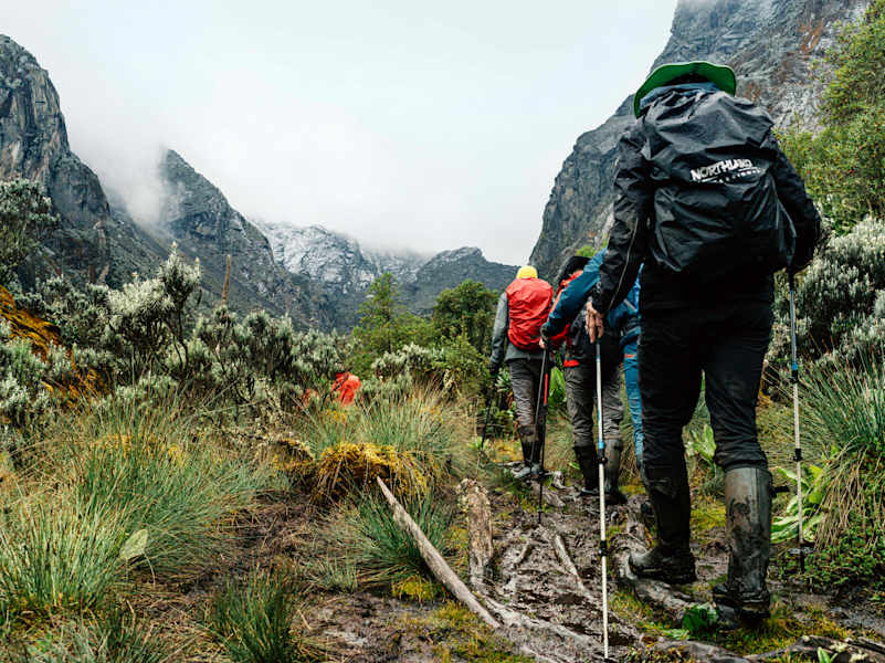 Schlammschlacht: Der lange Weg zum Ruwenzori führt oft über morastiges Terrain