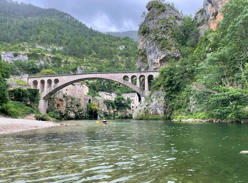 Start der Etappe in Saint-Chély-du-Tarn