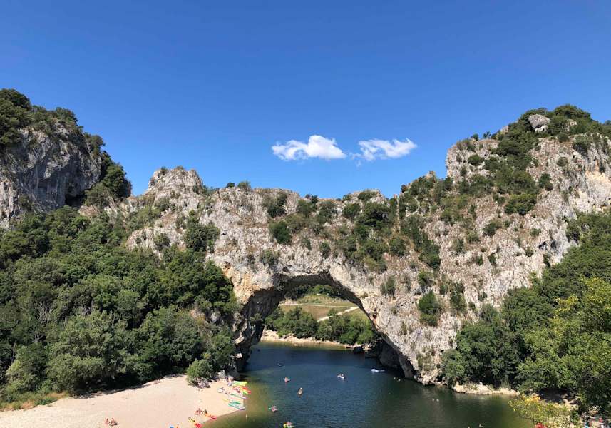 Ardèche mit der Pont d'Arc