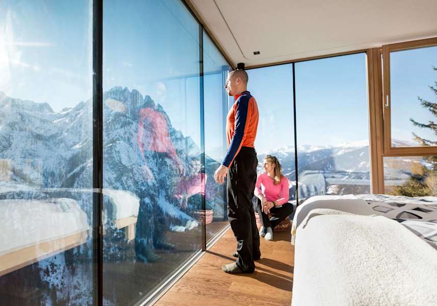 Das Panoramafenster in einem der Zimmer