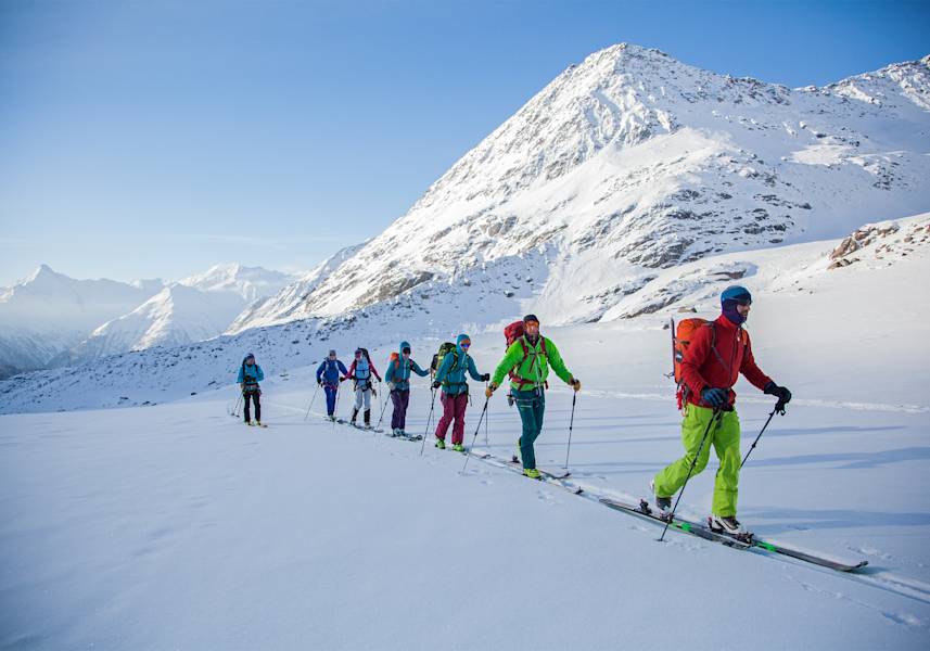 Tourengeher auf ihrem Weg.