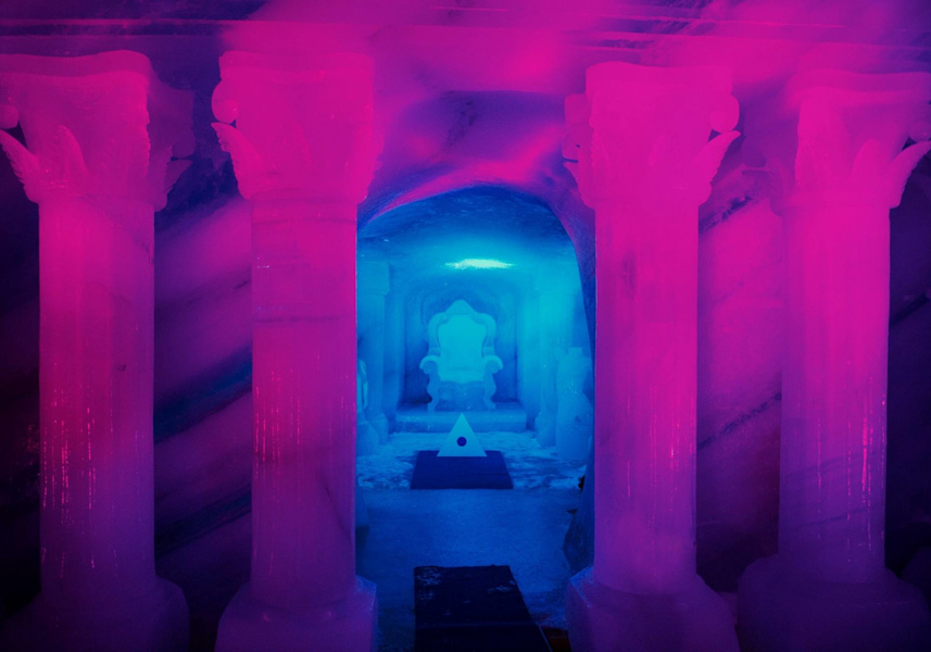 Skulptur im Eispalast am Dachstein