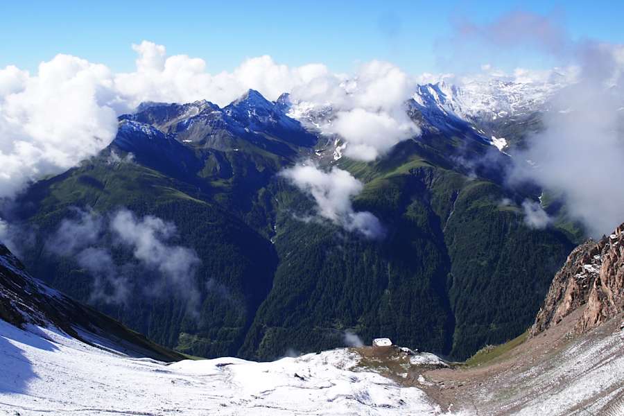 Osttiroler Pilgerweg: Aufstieg zur Kreuzspitze mit Blick auf die Sajathütte