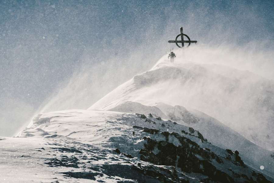 Stefan Filzmoser auf seinen letzen Metern zum Gipfel der Seekarspitze über dem Achensee in Tirol.