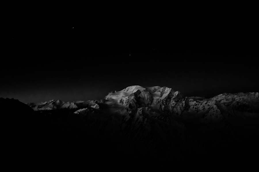 Grand Combin in der Schweiz: Blick von den Walliser Alpen hinüber zum Mont Blanc