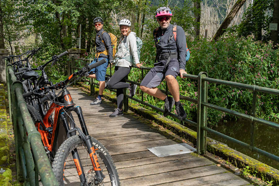 Kurze Rast bevor es auf der 27km langen Rundfahrt weitergeht