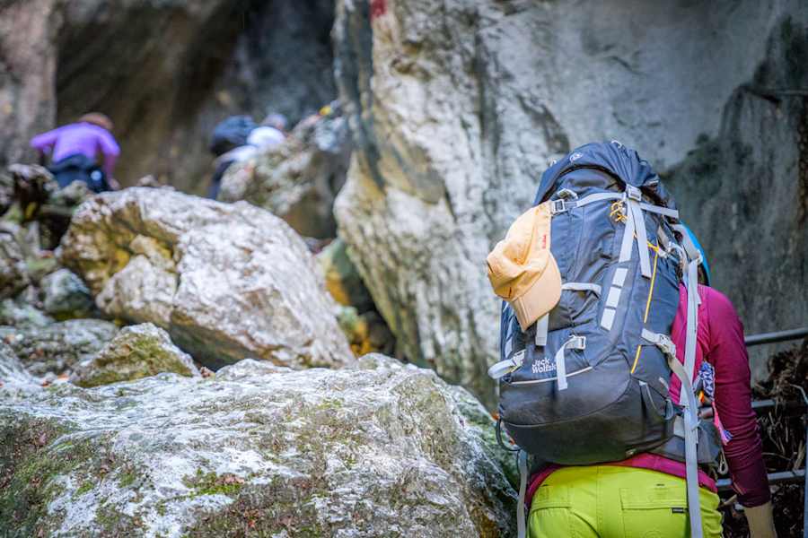 Die Weichtalklamm ist eine beliebte Wanderroute für die ganze Familie, gutes Schuhwerk und Trittsicherheit werden vorausgesetzt.