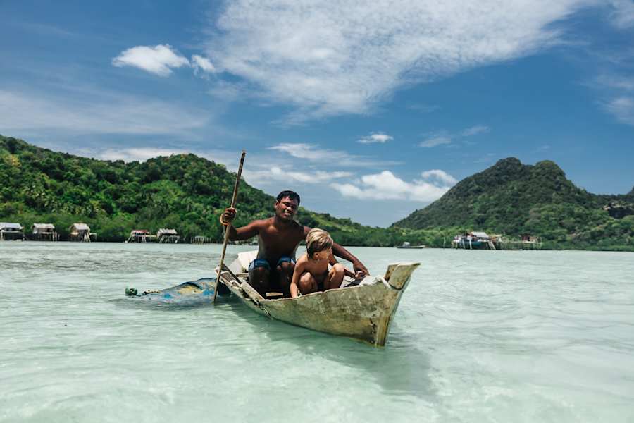 Kanufahrt auf Borneo