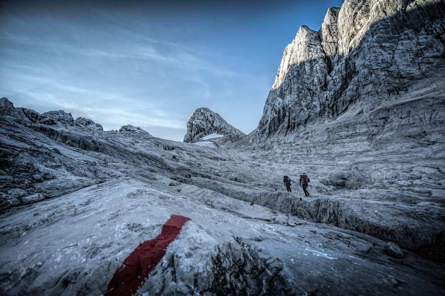 Über Moränenschutt zum Gosaugletscher