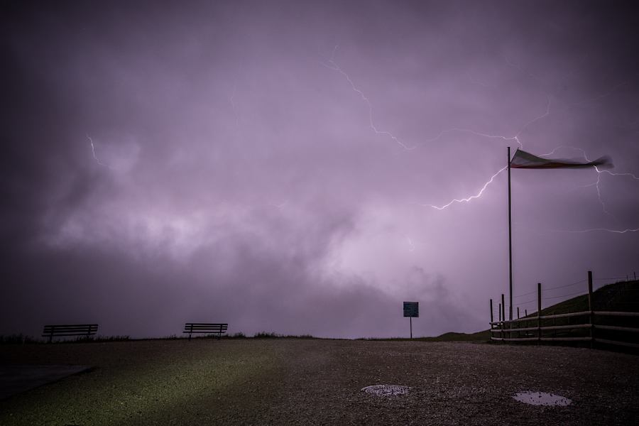 Gewitter bei der Seceda Bergbahnstation