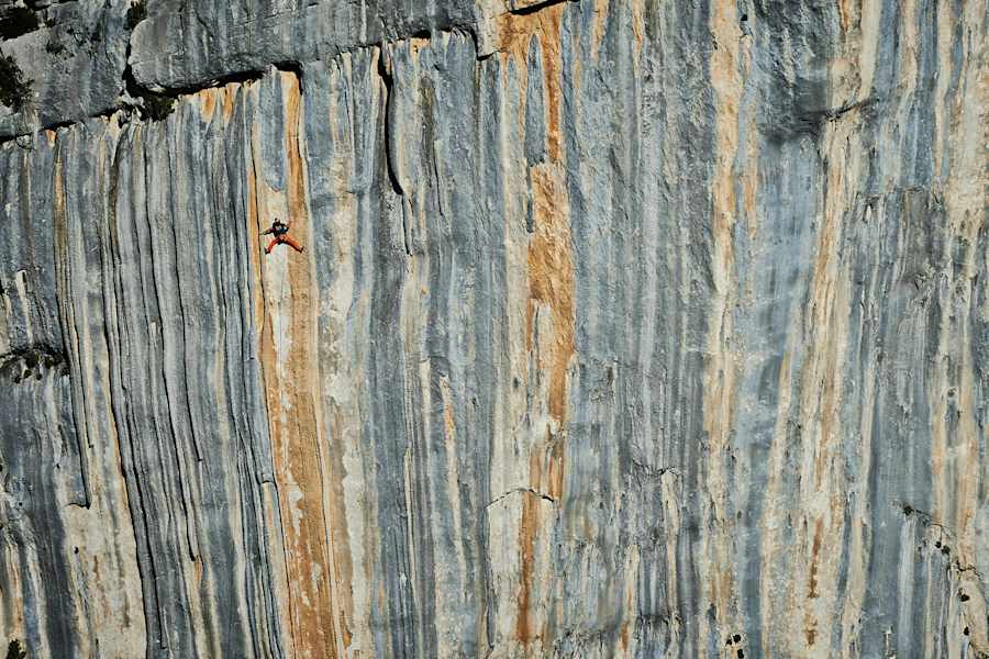 Stefan Glowacz im Fels von Verdon