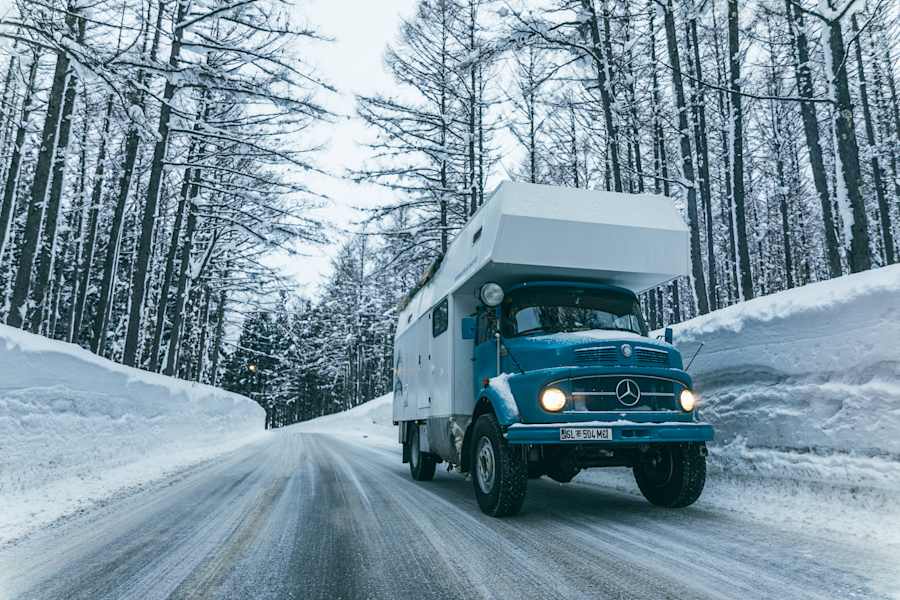 Mit Akela durchs winterliche Japan