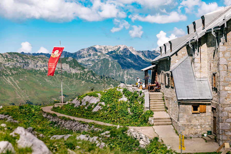 Das Prinz-Luitpold-Haus: Bei seiner Eröffnung 1881 hatten bloß 12 Menschen Platz auf der Hütte. Heute können mehr als 250 Gäste im Berghaus nächtigen