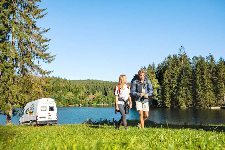 Ein Sommer mit Campervan und Zelt im Gepäck