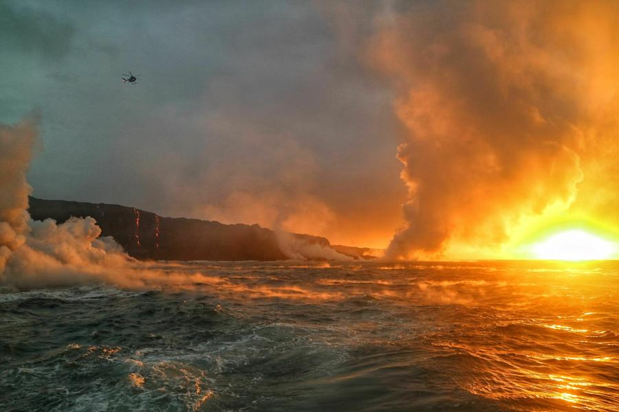 Sonnenaufgang im Nationalpark Hawaii Volcanoes