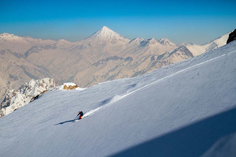 „Snowmads – A Journey Towards Eastern Suns“