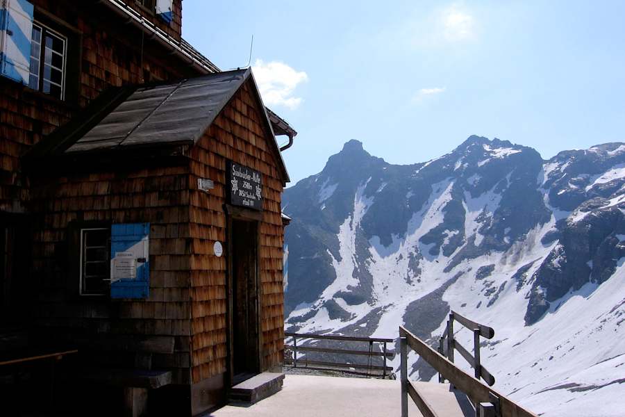 Terrassenblick auf der Saarbrücker Hütte