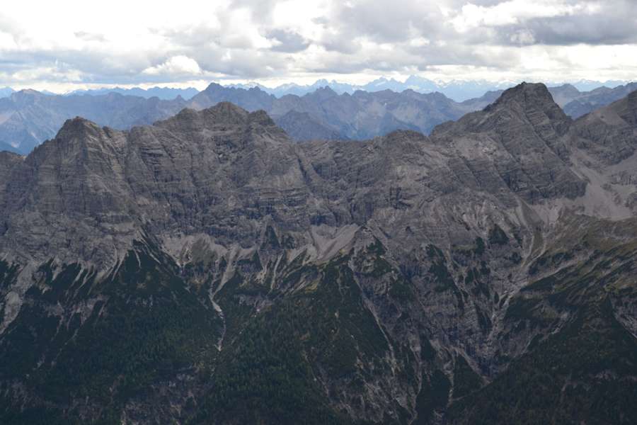 Wasserfallkarspitze und Urbeleskarspitze vom Hochvogel gesehen