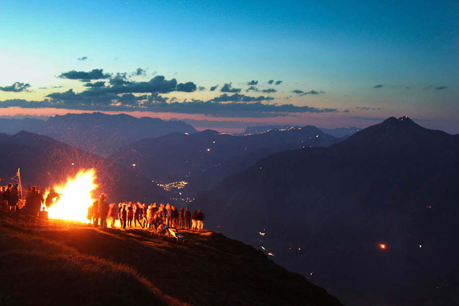 Sonnwendfeuer im Gasteinertal, Salzburg