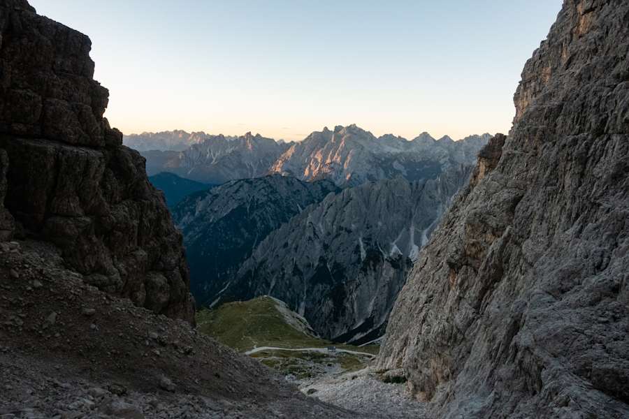 Blick von der Scharte zwischen Kleiner und Großer Zinne Richtung Süden