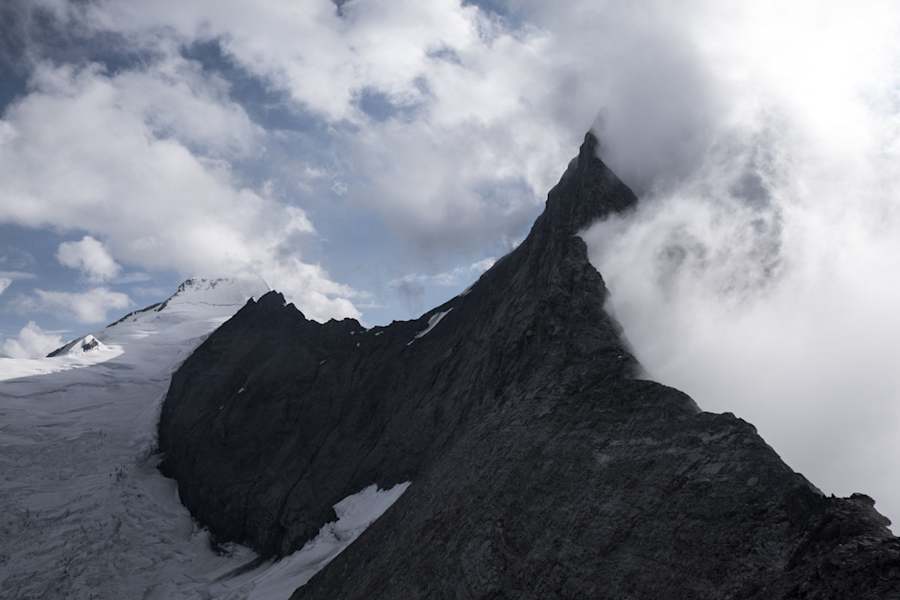 Der Eiger verschwindet in den Wolken