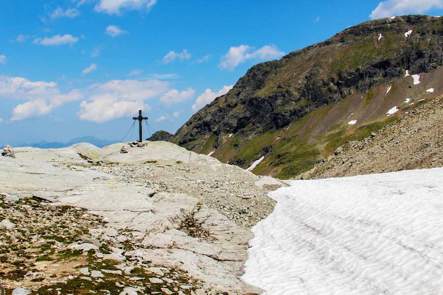Blick aufs Tauernkreuz am Felber Tauern an der Grenze von Osttirol und Salzburg