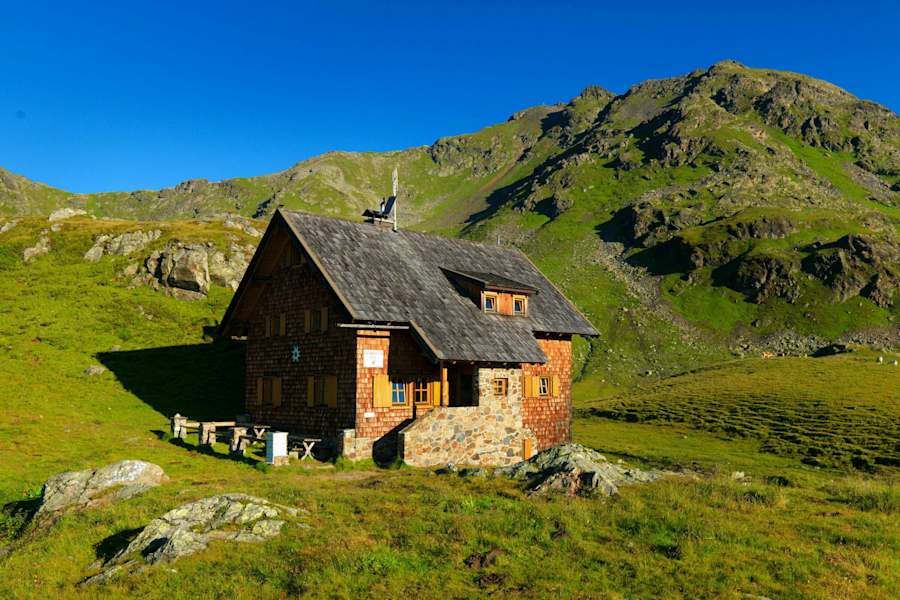 Die Feldnerhütte in der Kreuzeckgruppe in Kärnten (Österreich)