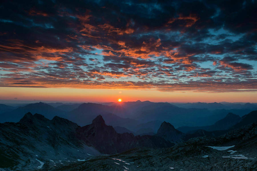 Sonnenaufgang am Plateau des Großen Buchsteins im Gesäuse