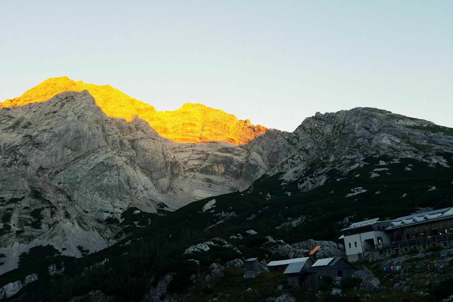 Abendstimmung und Alpenglühen an der Hesshütte