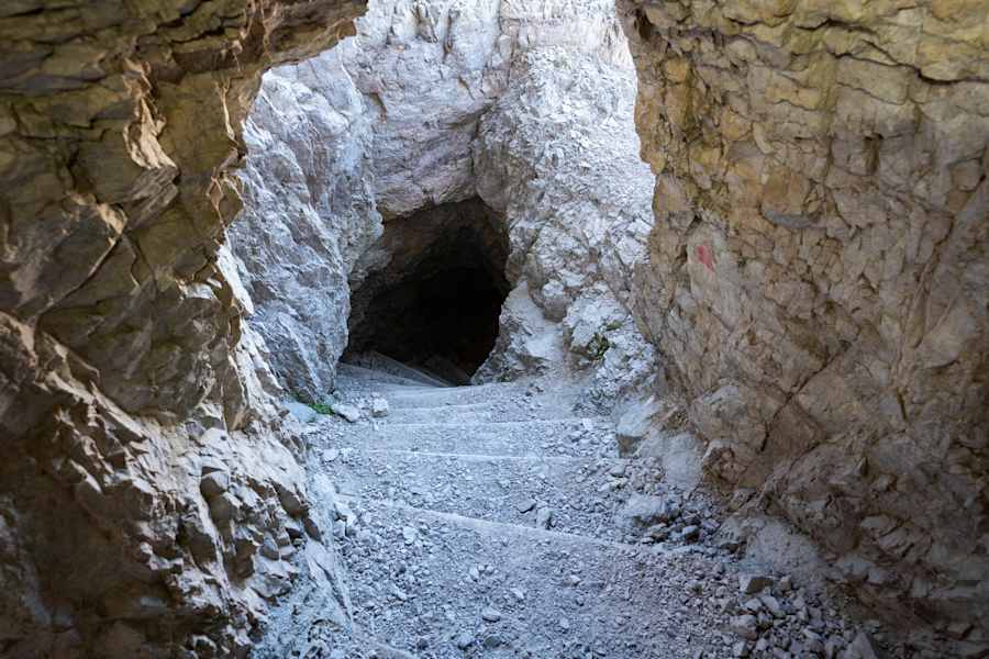 Steile Treppe durch den Paternkofel