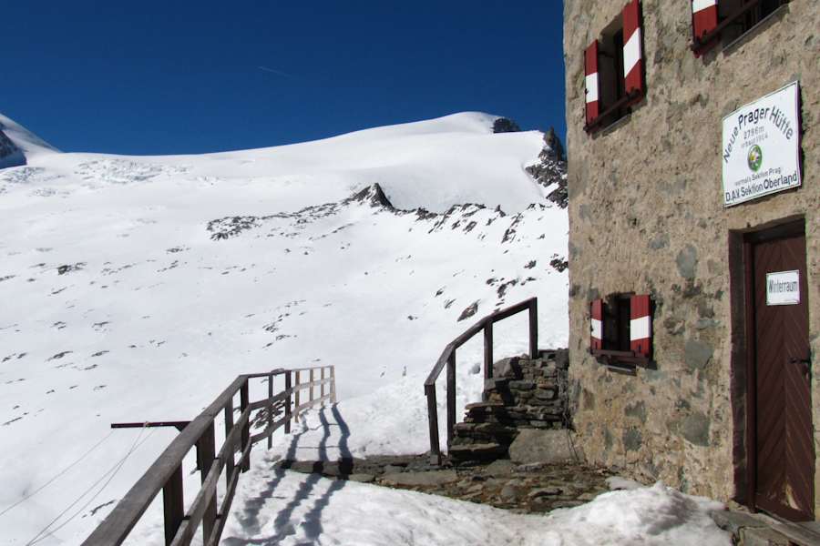 Neue Prager Hütte in der Venedigergruppe