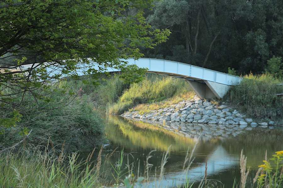 In der Schönau wurden alte Steinmauern aufgebrochen und durch Brücken ersetzt.