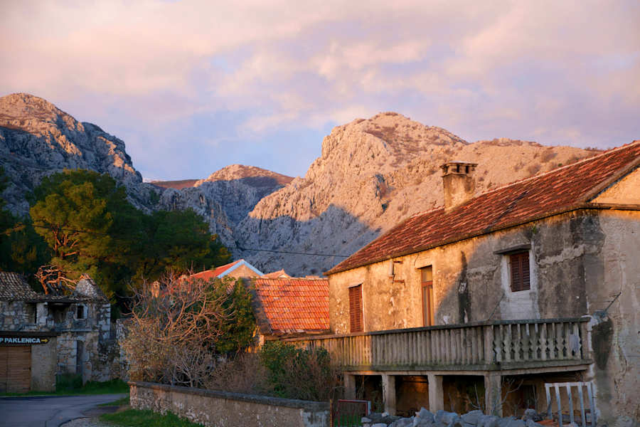 Das niedliche Dörfchen am Nationalparkeingang von Paklenica.