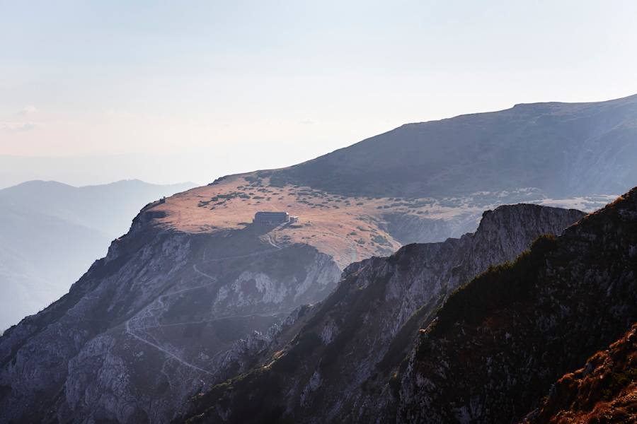 Das Karl Ludwig Haus gehört zur Rax, genauso wie die immer leichte Brise auf dem Hochplateau