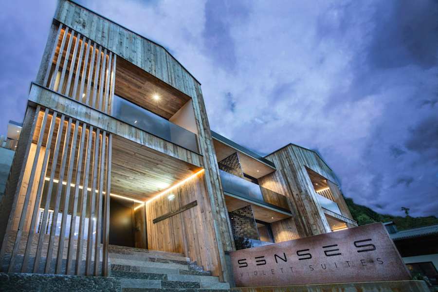 Senses Violett Suites - Aussenansicht